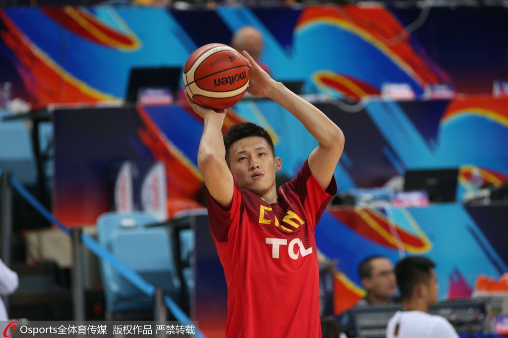 开云手机平台-上海久事训练开放日，今晨队长鼓劲引欢呼，意甲在即，数据趋势出现新变化