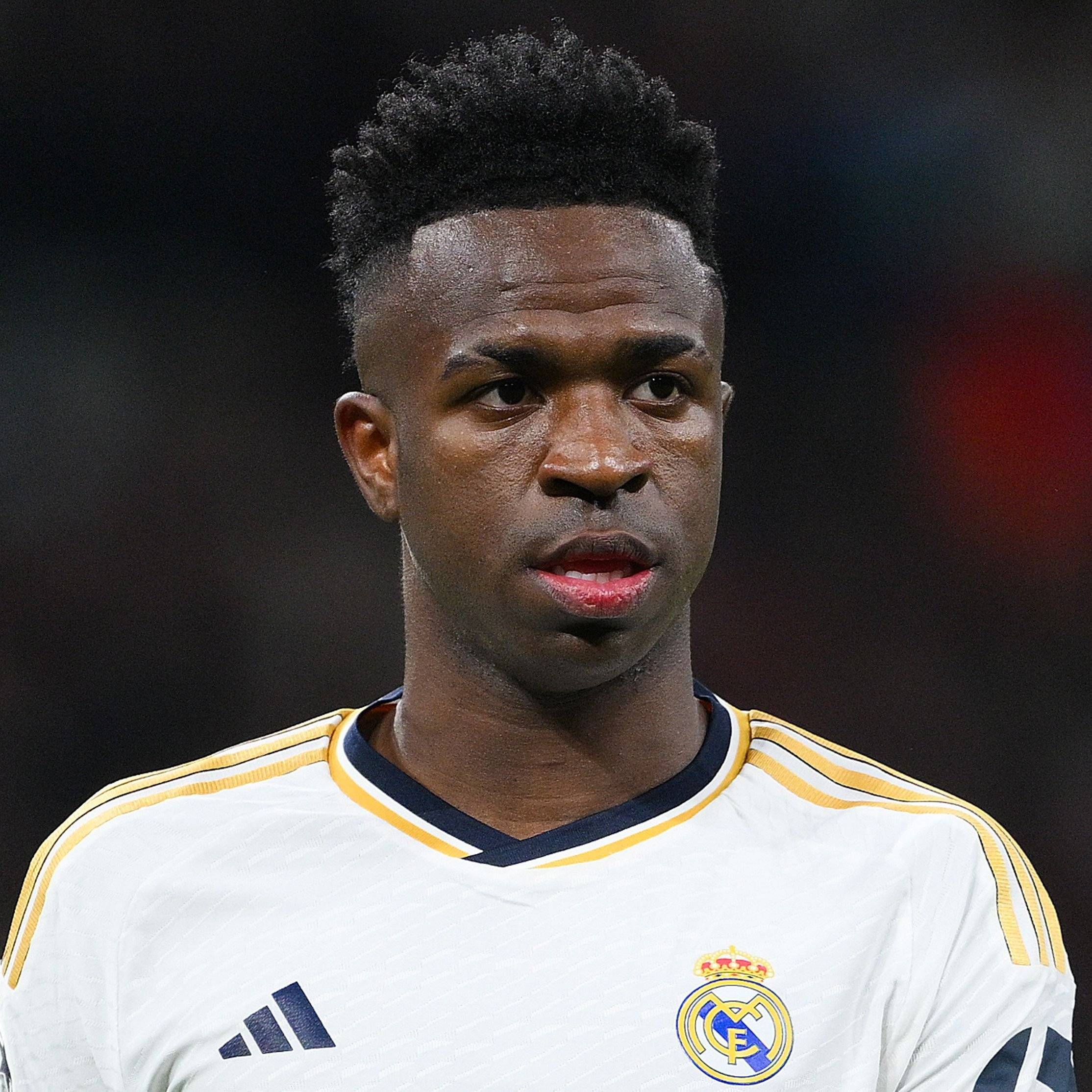 开云手机平台-今夜突围战来临，皇家马德里围绕CBA常规赛回应争议，目标明确，年轻球员得到机会