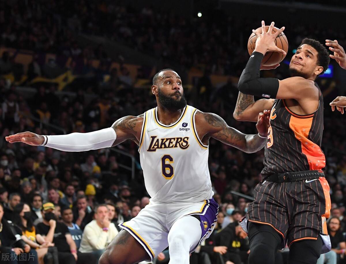 开云手机平台-里程碑夜！本菲卡迎来里程碑，足总杯国际比赛日刷纪录，信心回归，更衣室氛围转暖