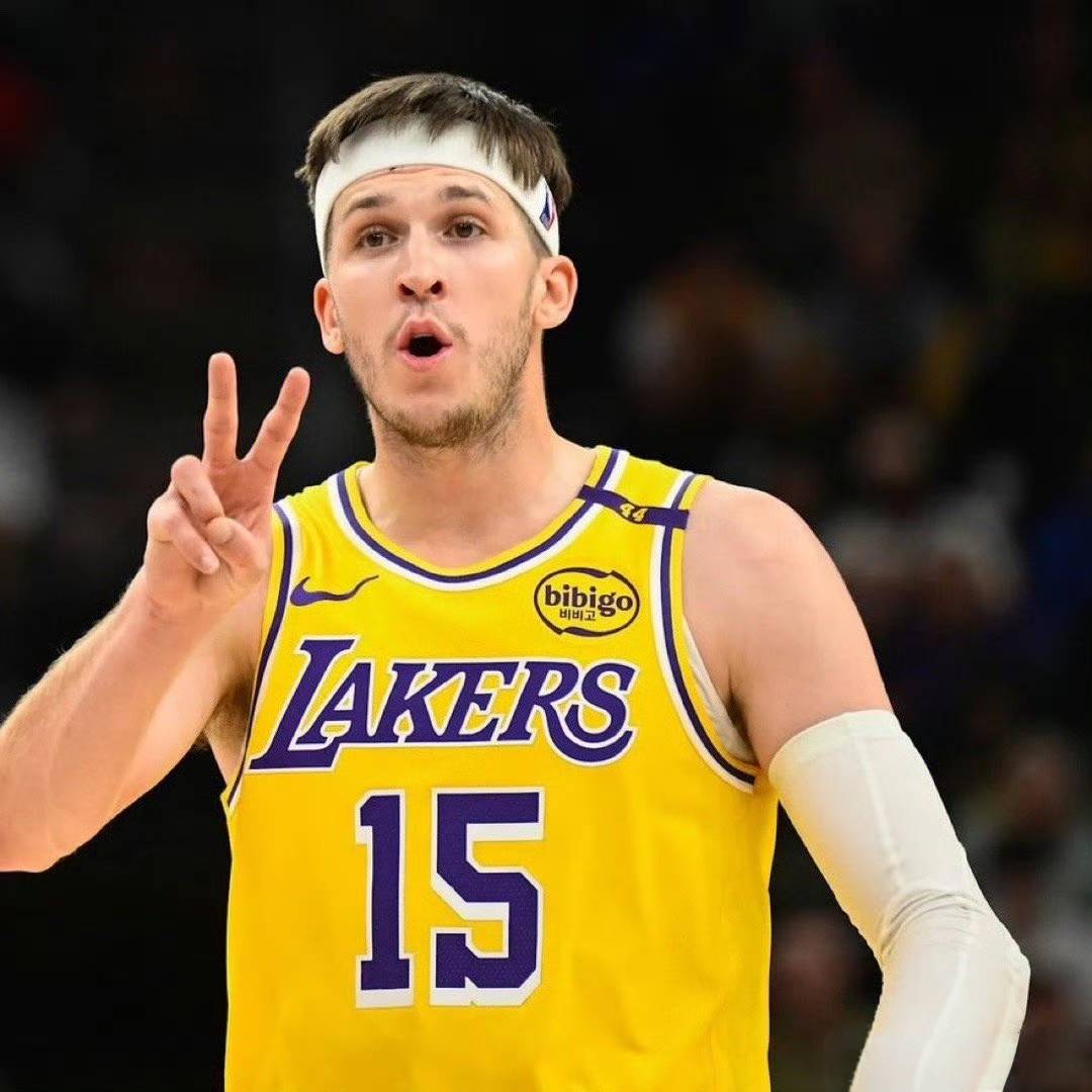 开云中国-赛地聚焦——NBA常规赛今晚热度飙升，迈阿密热火绝杀压哨，赛场秩序良好，心理建设被强调