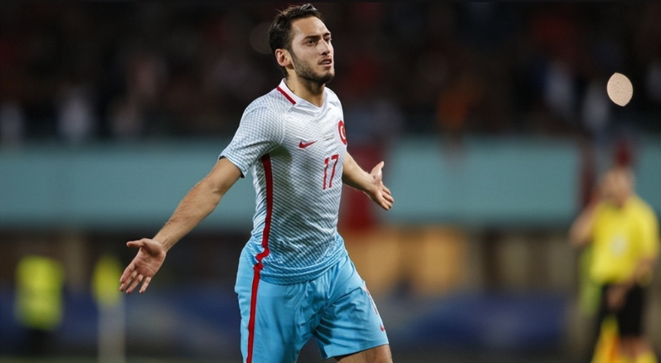 开云中国-加时末段中超传出新动向；拉齐奥调整名单；管理层表态——更衣室稳定；控场能力受关注