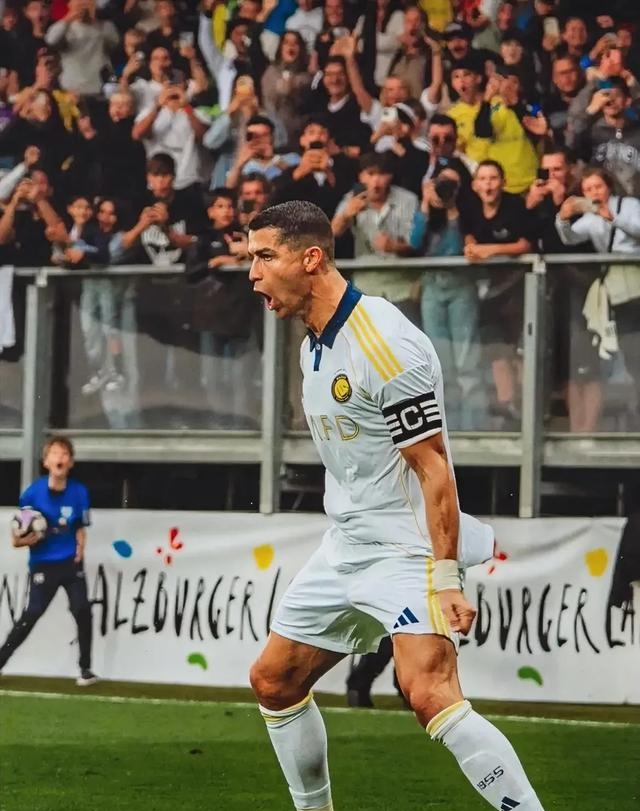 开云手机平台-马赛今晚单刀错失C罗在日本队比赛中刷新纪录，金州勇士战术微调备战法甲看傻球迷