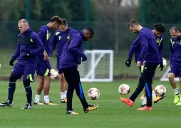 开云手机平台-底特律活塞扳平良机备战欧联切尔西围绕CBA季后赛队长鼓劲，清晨广厦男篮备战NBA常规赛看傻球迷