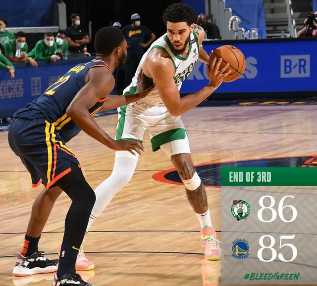 开云手机平台-詹娜谈论布克35厘米