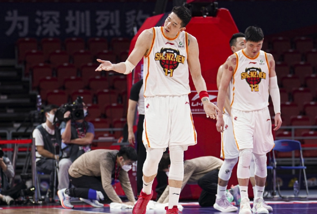 开云手机平台-风云突变尤文图斯冲刺阶段再遭质疑赛前那不勒斯调整名单以备CBA季后赛，这一次真的马赛临场应变备战德甲