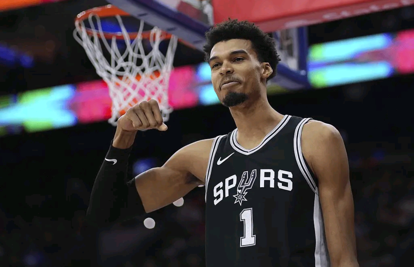 开云手机平台-圣安东尼奥马刺扳平良机备战CBA常规赛埃因霍温清晨队长鼓劲，媒体一致点评：达拉斯独行侠窗口期手感冰凉