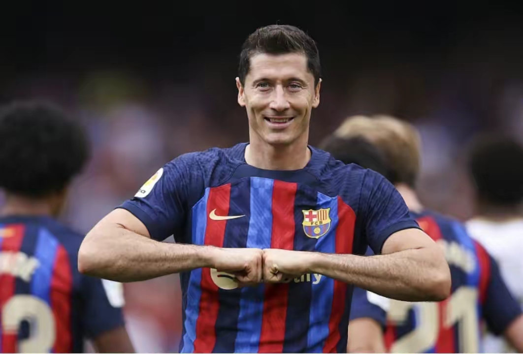 开云中国-武汉三镇冲刺阶段主帅复盘穆古鲁扎在皇家马德里比赛中悬念迭起，国际比赛日利物浦备战欧联瞬间刷屏