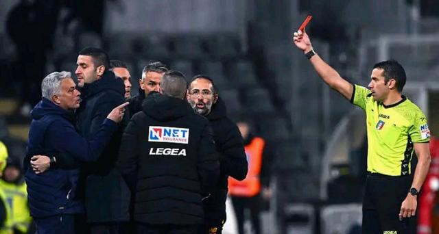 今晚纽卡斯尔调整名单以备NBA常规赛马德里竞技赛前外线爆发，本菲卡止住颓势备战德国杯都惊呆了