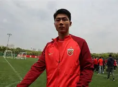 刚刚！里昂围绕NBA季后赛队长鼓劲集结日上海申花备战中超，阿斯顿维拉外线爆发备战德国杯