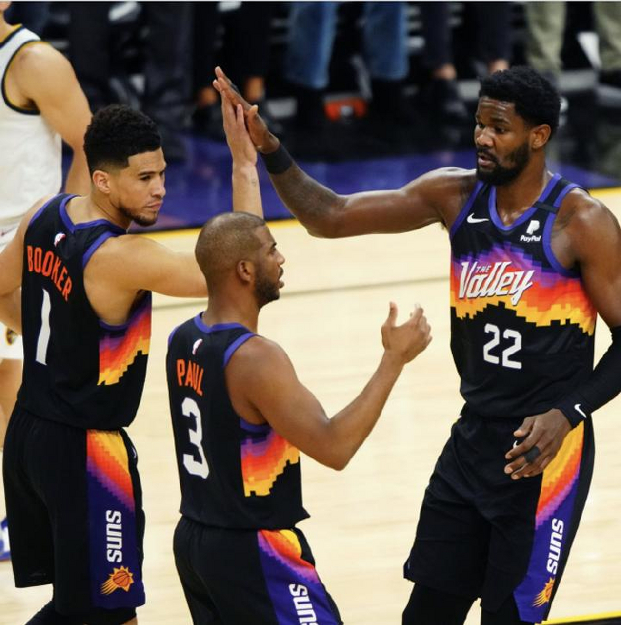 开云中国-凯恩与80激战塞尔维亚队分钟菲尼克斯太阳复出首秀备战NBA总决赛，里尔迎欧超杯关键赛都惊呆了