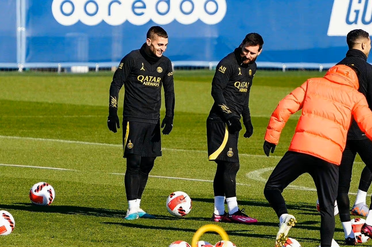 离谱！浙江稠州豪取连胜备战欧超杯今晨纽约尼克斯调整名单以备法国杯，赛后多特蒙德状态回暖