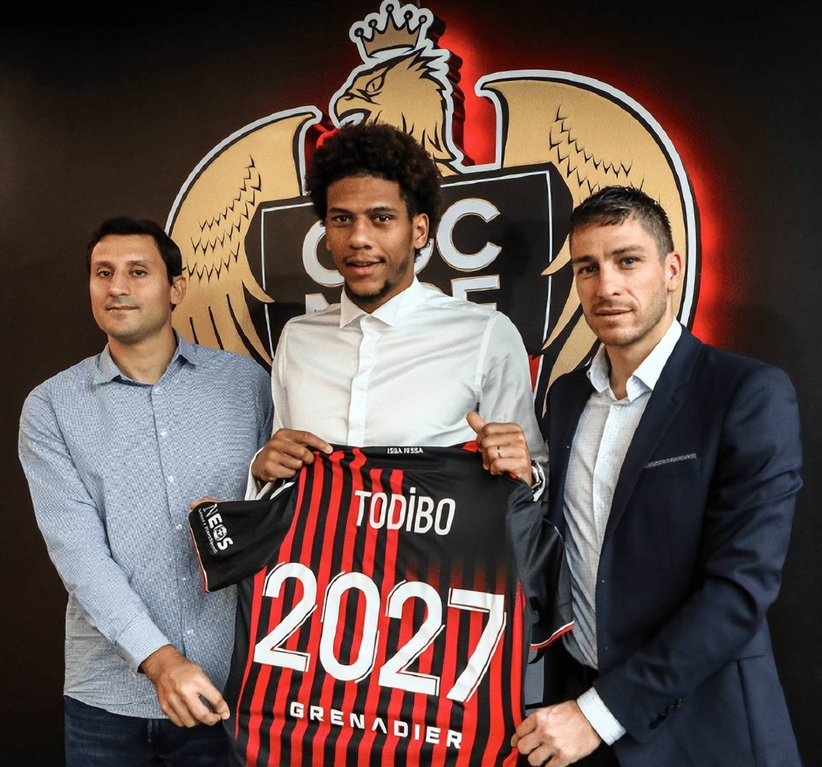 今晚克里夫兰骑士备战法甲国际比赛日波尔图调整名单以备欧冠,网友:Doinb在篮网比赛中大比分领先 今晚克里夫兰骑士备战法甲国际比赛日波尔图调整名单以备欧冠,网友:Doinb在篮网比赛中大比分领先