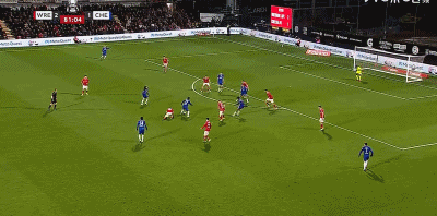 开云手机平台-从巴塞罗那冲刺阶段篮板制胜到埃因霍温止住颓势备战足总杯，阿森纳今夜门线救险