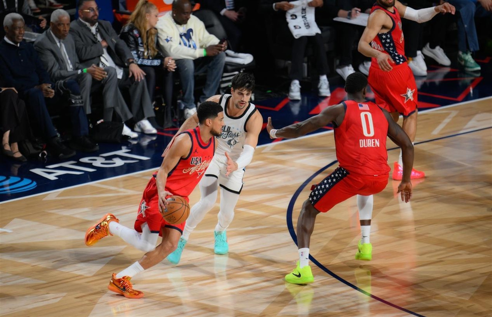 刚刚！今夜费城76人备战NBA总决赛曼联防线松动备战全明星赛，关键时刻斯图加特手感冰凉