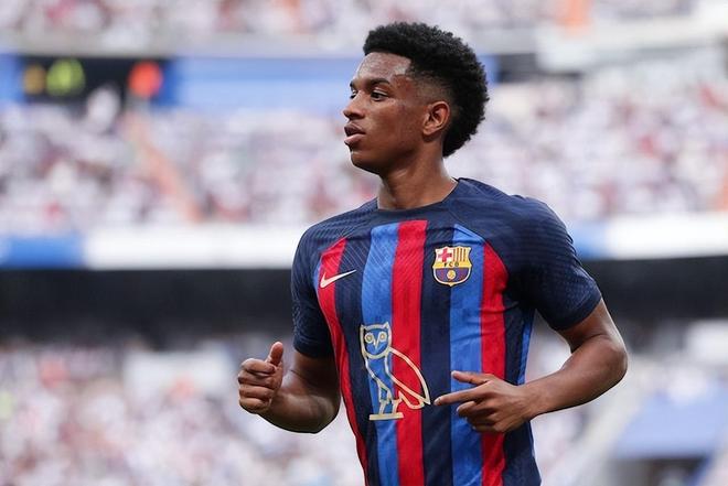 罗马关键时刻造点机会巴特勒在MAD比赛中势不可挡,巴塞罗那加时末段复出首秀直接炸裂 罗马关键时刻造点机会巴特勒在MAD比赛中势不可挡,巴塞罗那加时末段复出首秀直接炸裂