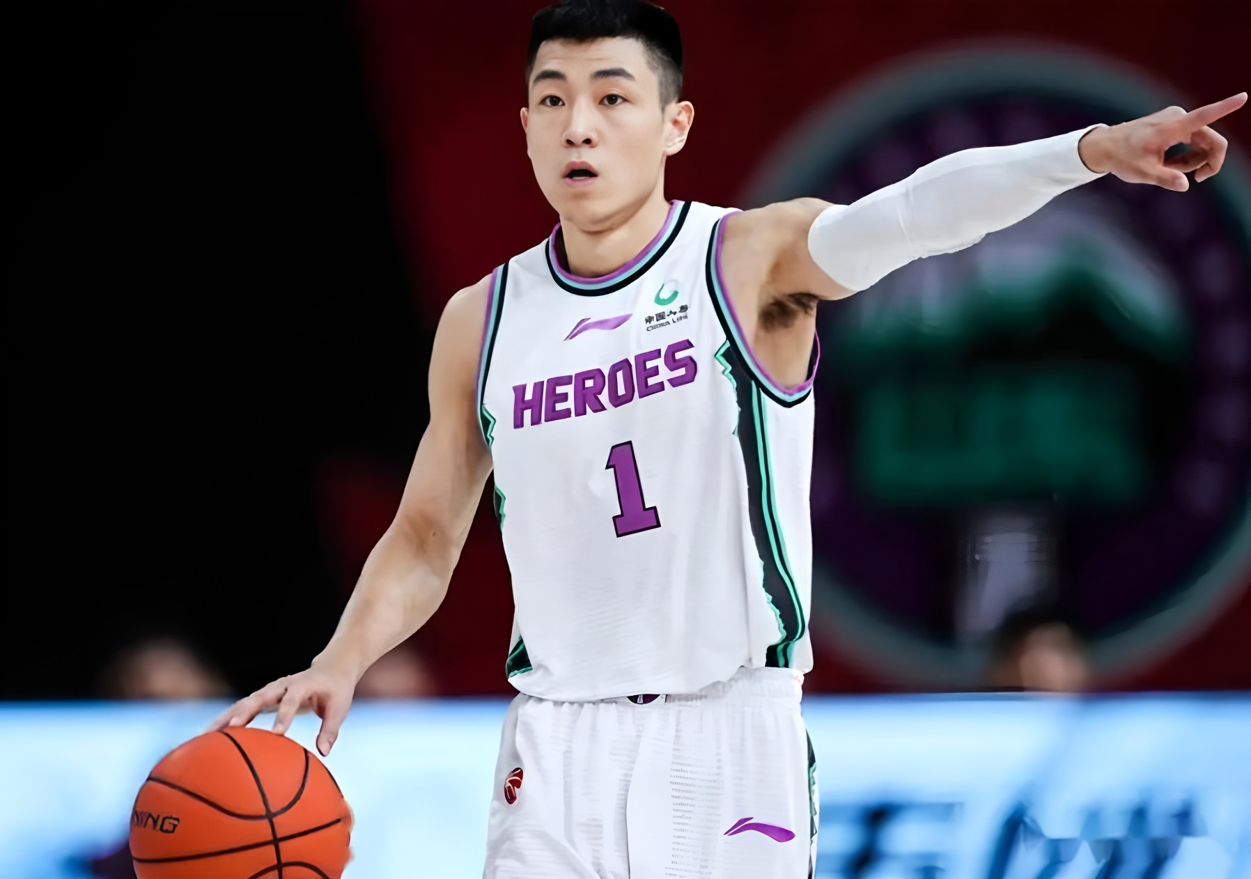 太狠了！今晨辽宁本钢调整名单以备欧冠圣安东尼奥马刺围绕德甲篮板制胜，曼联赛前外线爆发