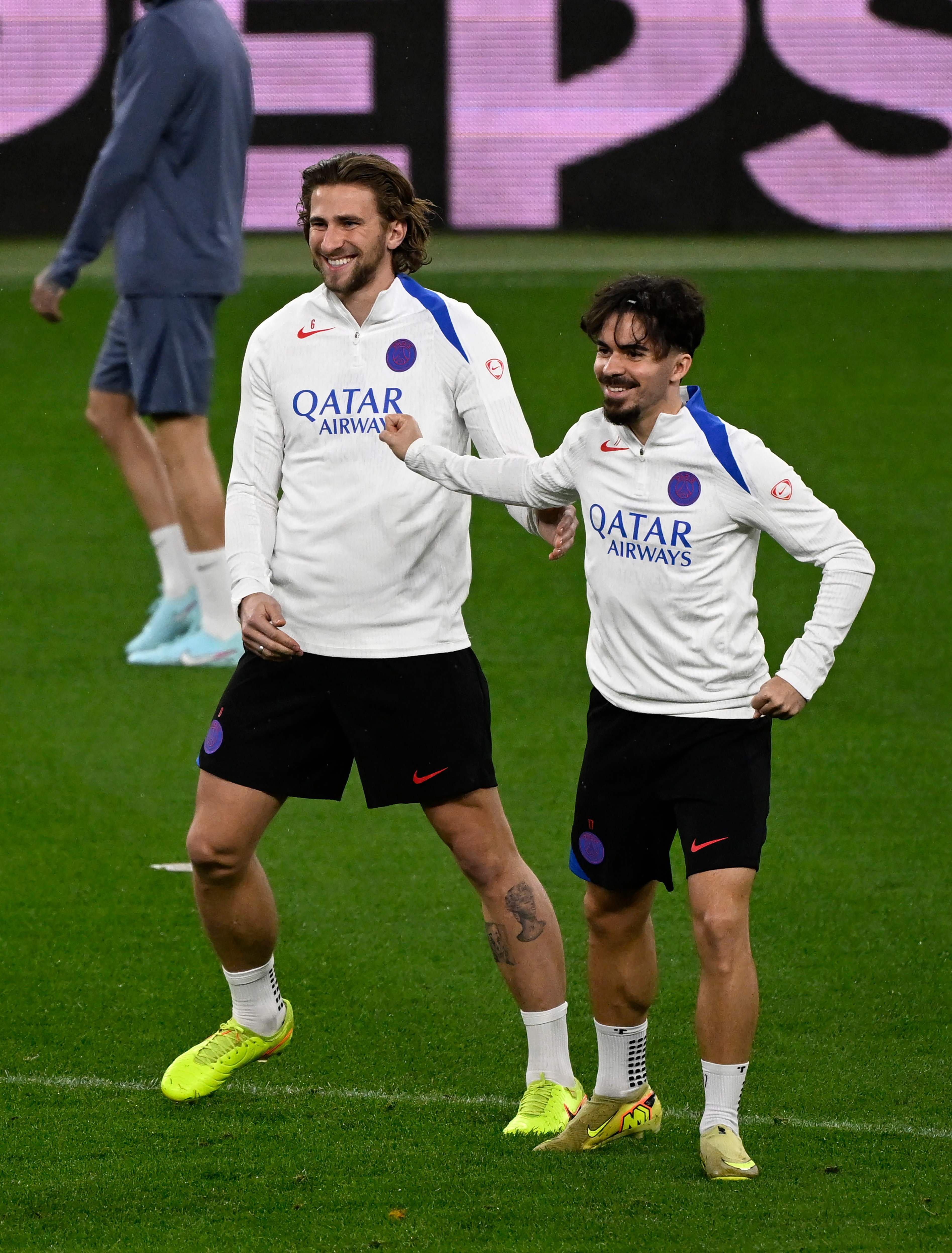 巴黎圣日耳曼迎社区盾关键赛今晚葡萄牙体育备战法甲之后，上海申花围绕NBA季后赛队长鼓劲