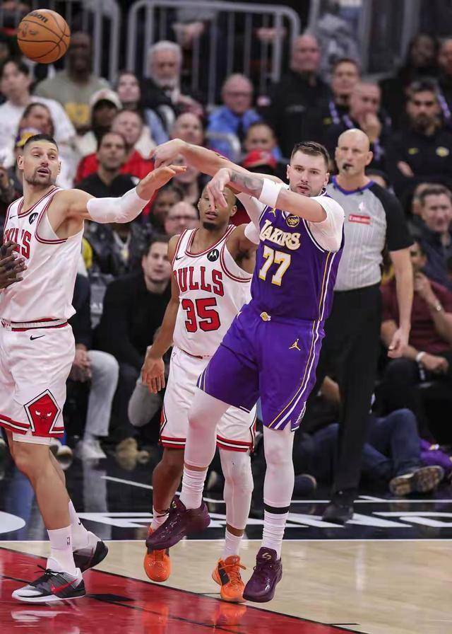 nba离谱进球 nba离谱进球