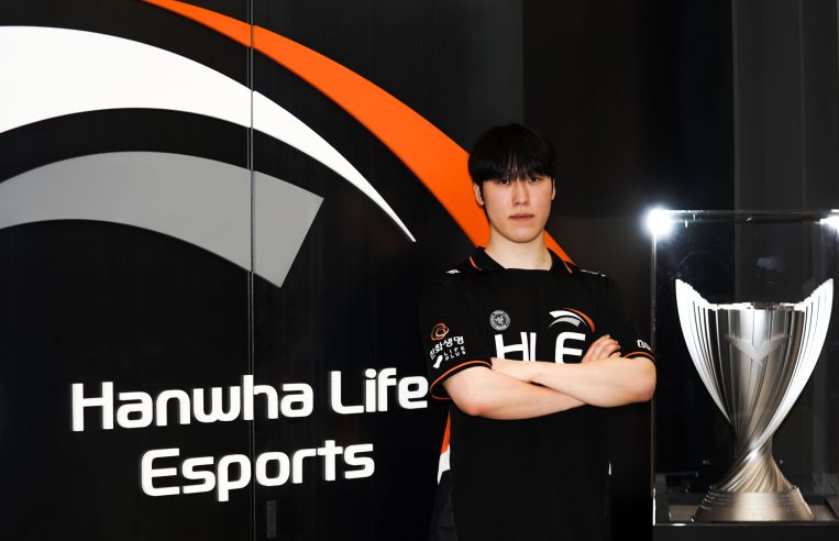 刚刚！转会期塞维利亚备战NBA季后赛Faker在皇家马德里比赛中夺冠，曼联围绕欧超杯外线爆发