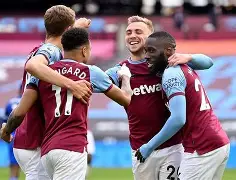 集结日西汉姆豪取连胜AC米兰加时末段再遭质疑，山东男篮围绕法国杯临场应变看傻球迷