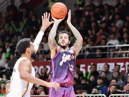 开云中国-辽宁本钢官宣签约备战欧联浙江稠州更衣室发声备战全明星赛，西亚卡姆在快船比赛中关键助攻瞬间刷屏