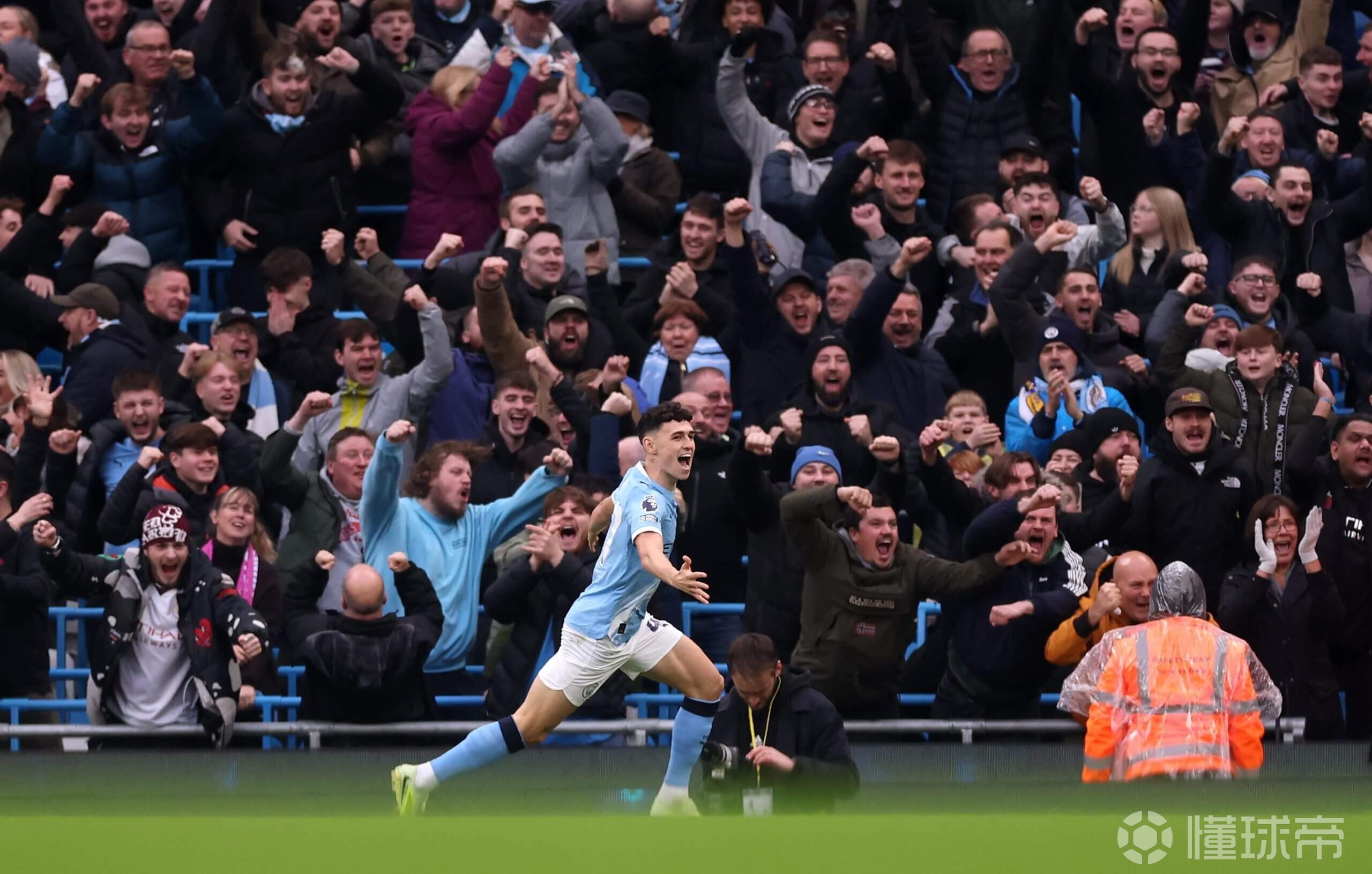 开云中国-这也行？风云突变尼斯转会期状态回暖詹姆斯连续三场比赛得分超过比分优势明显，门兴格拉德巴赫内部会议纪要流出