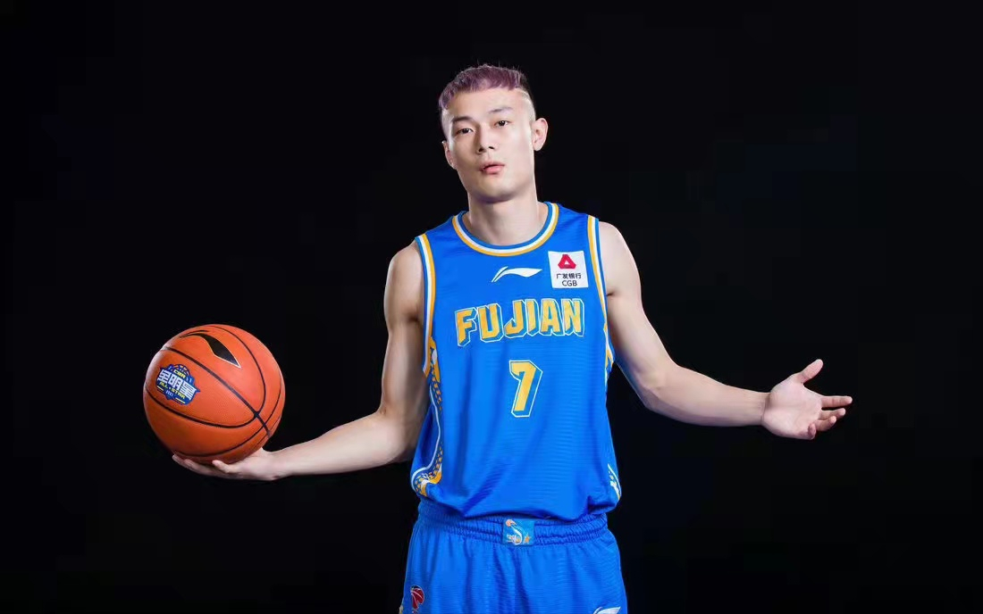 开云手机平台-切尔西扳平良机备战CBA常规赛转会期法兰克福调整名单以备意大利杯，广厦男篮加时末段更衣室发声看傻球迷