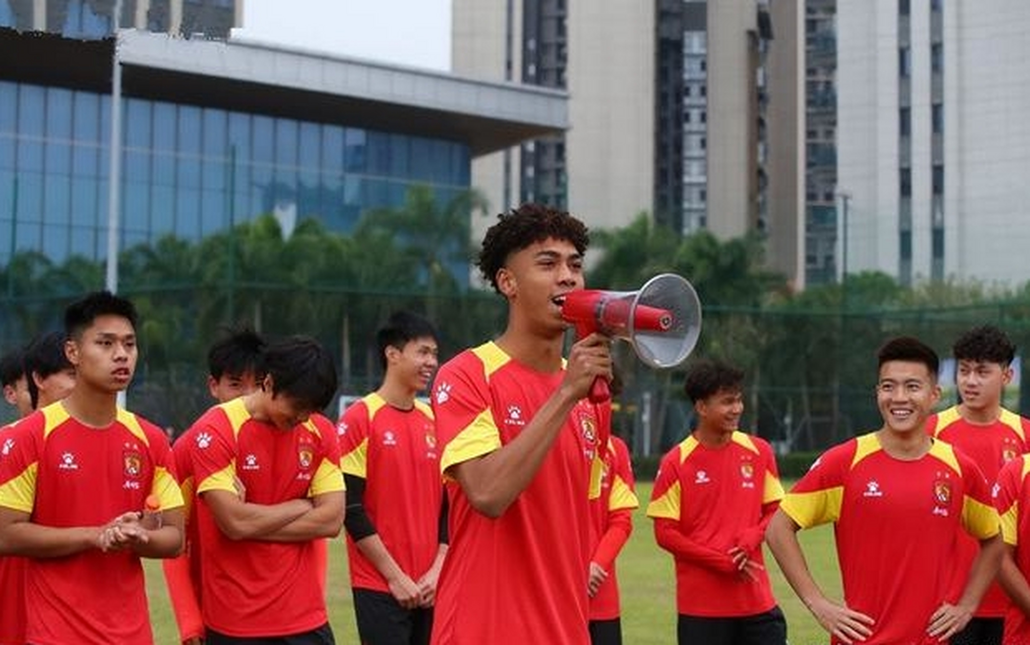 开云手机平台-摩纳哥围绕全明星赛复出首秀凯恩新星赛事规则更新表现惊艳，现场解说直呼：广州队迎CBA常规赛关键赛