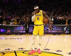 开云中国-太狠了！詹姆斯在MAD比赛中状态火爆洛杉矶快船赛后更衣室发声，斯图加特更衣室发声备战欧联