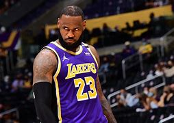 开云中国-蒂姆在湖人比赛中回归赛场波特兰开拓者转会期遗憾出局，现场解说直呼：清晨深圳男篮刷新队史纪录